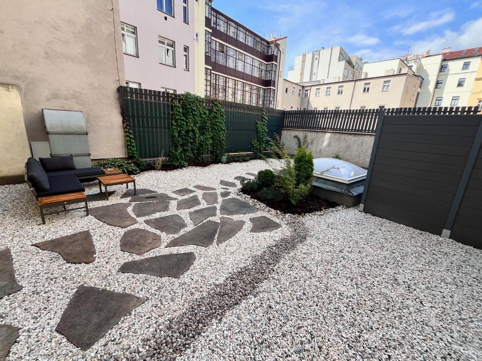 New City Centre Garden Apartment - Central Location Praha Exteriér fotografie
